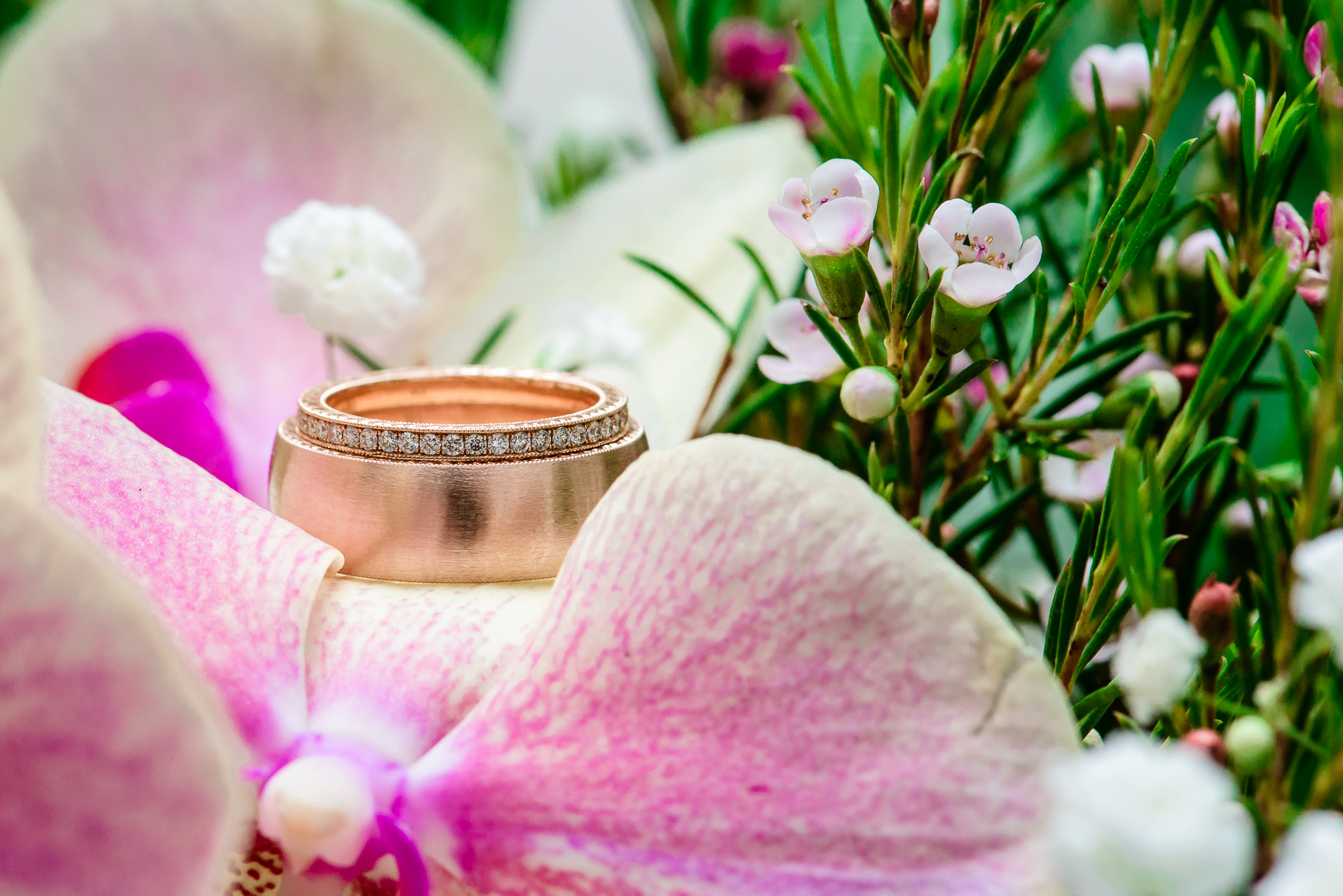 diamond-ring-gold-band-austin-wedding-photographer