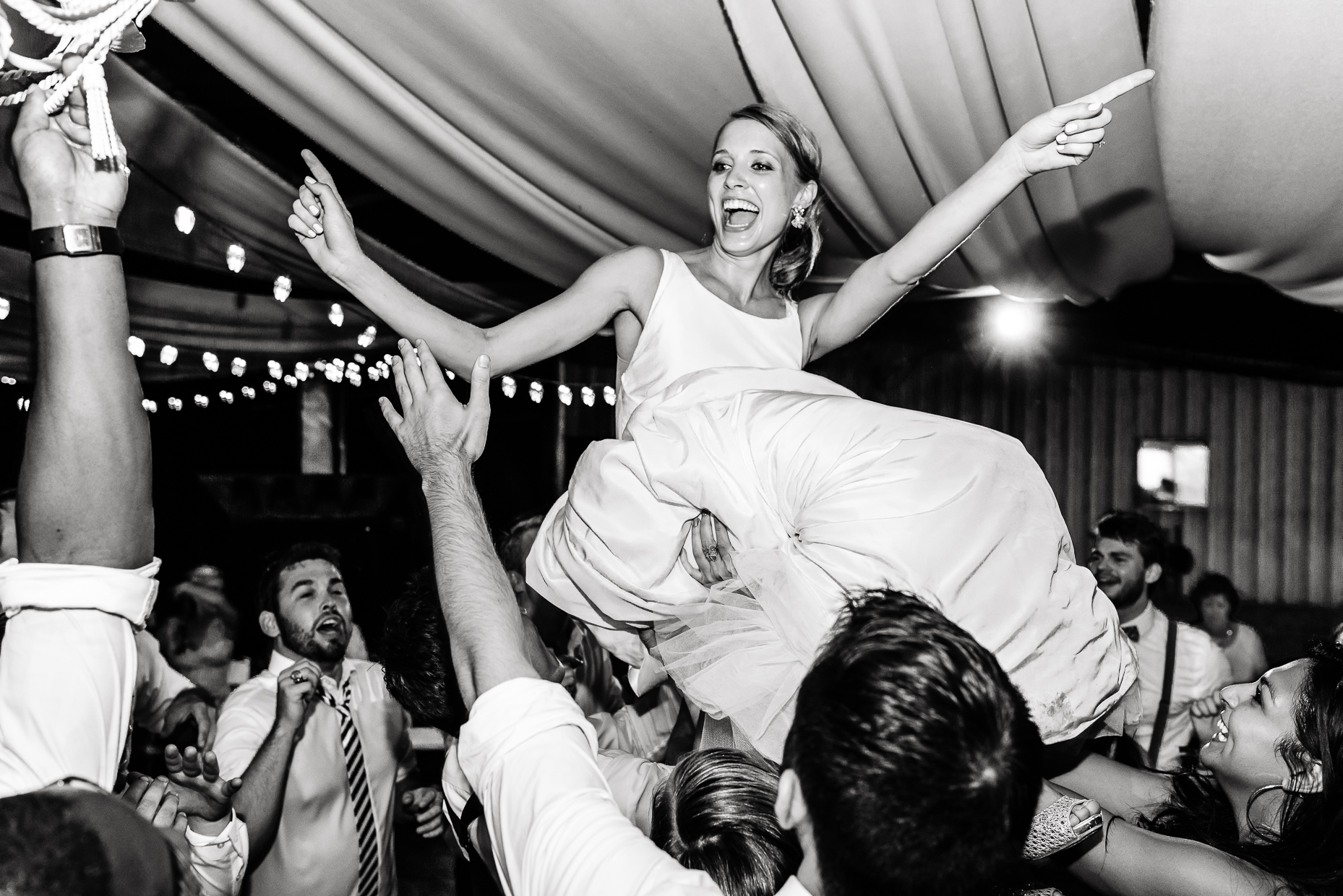 Austin-Wedding-Photographer-Bride-Reception-Texas-Lift